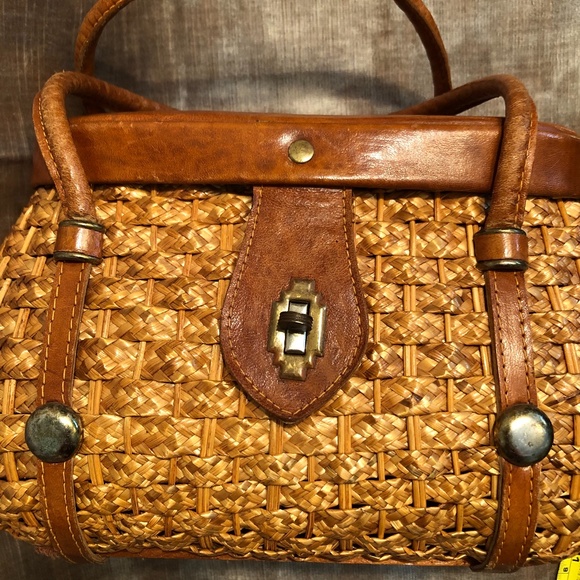 Vintage Tooled Leather Basket Purse - Picture 10 of 16